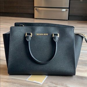 Michael Kors Selma Satchel - black